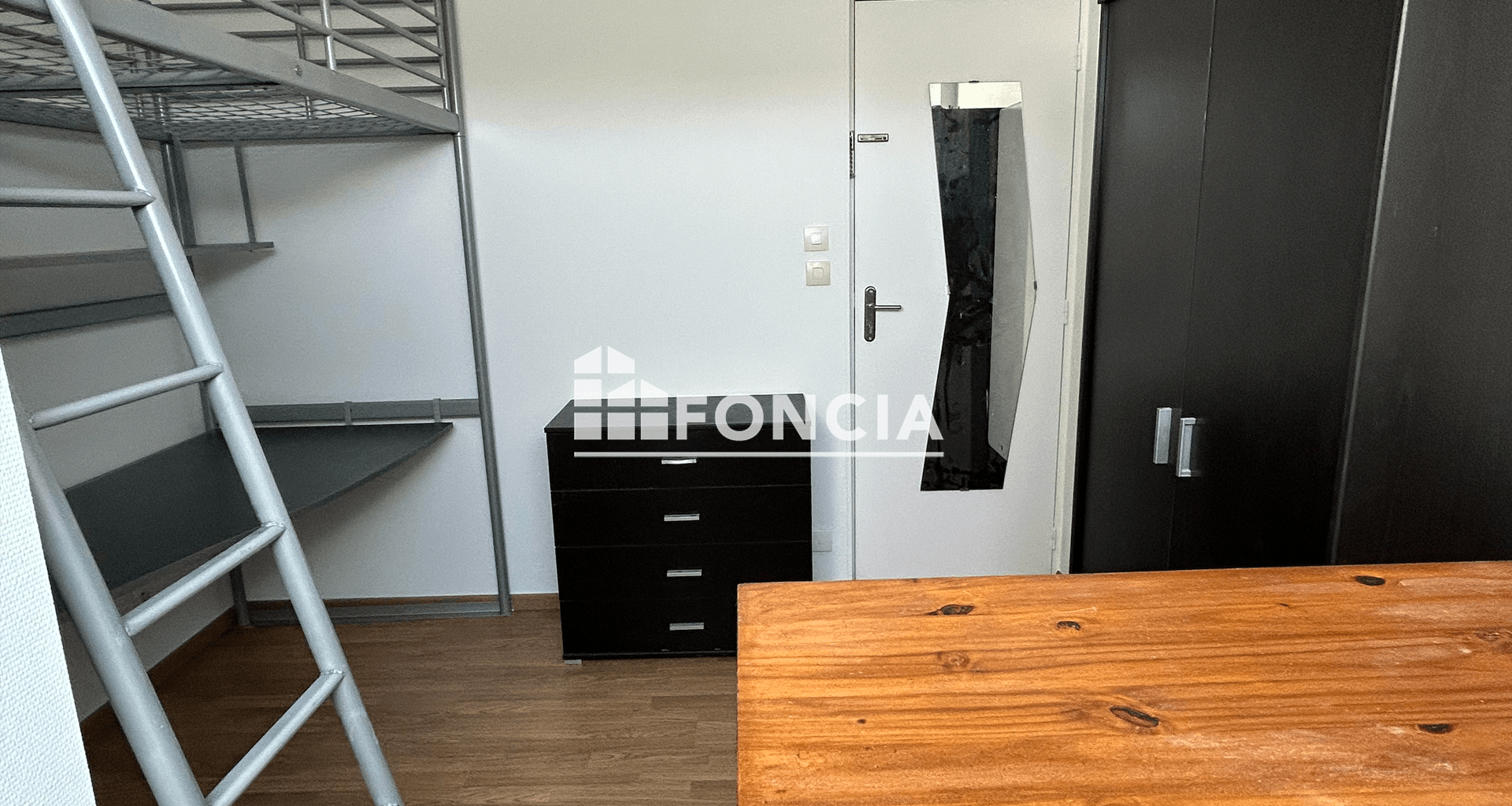 Studio meublé (10.53 m²) à louer - Orléans (45000)