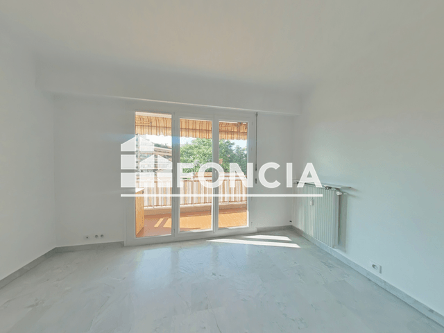 Appartement 4 pièces (84.75 m²) à louer - St Laurent Du Var (06700)