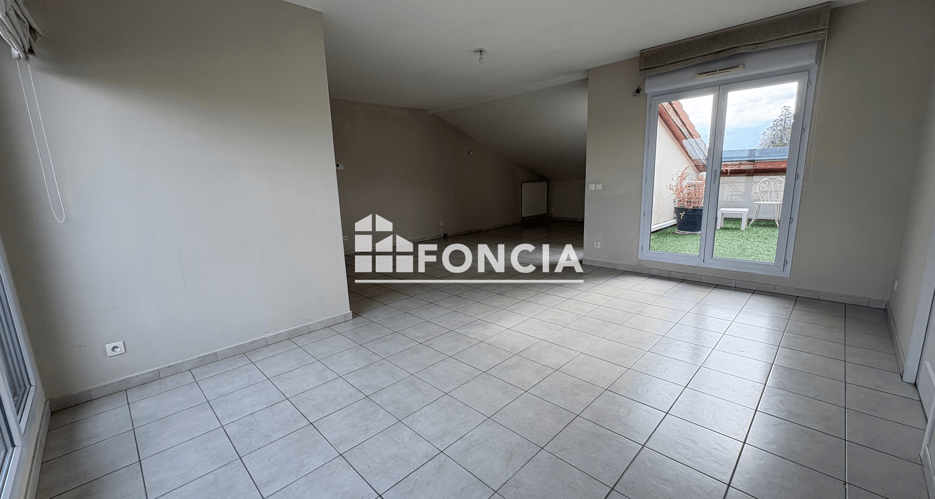 Appartement 5 pièces (154.32 m²) à louer - Bourg-en-bresse (01000)
