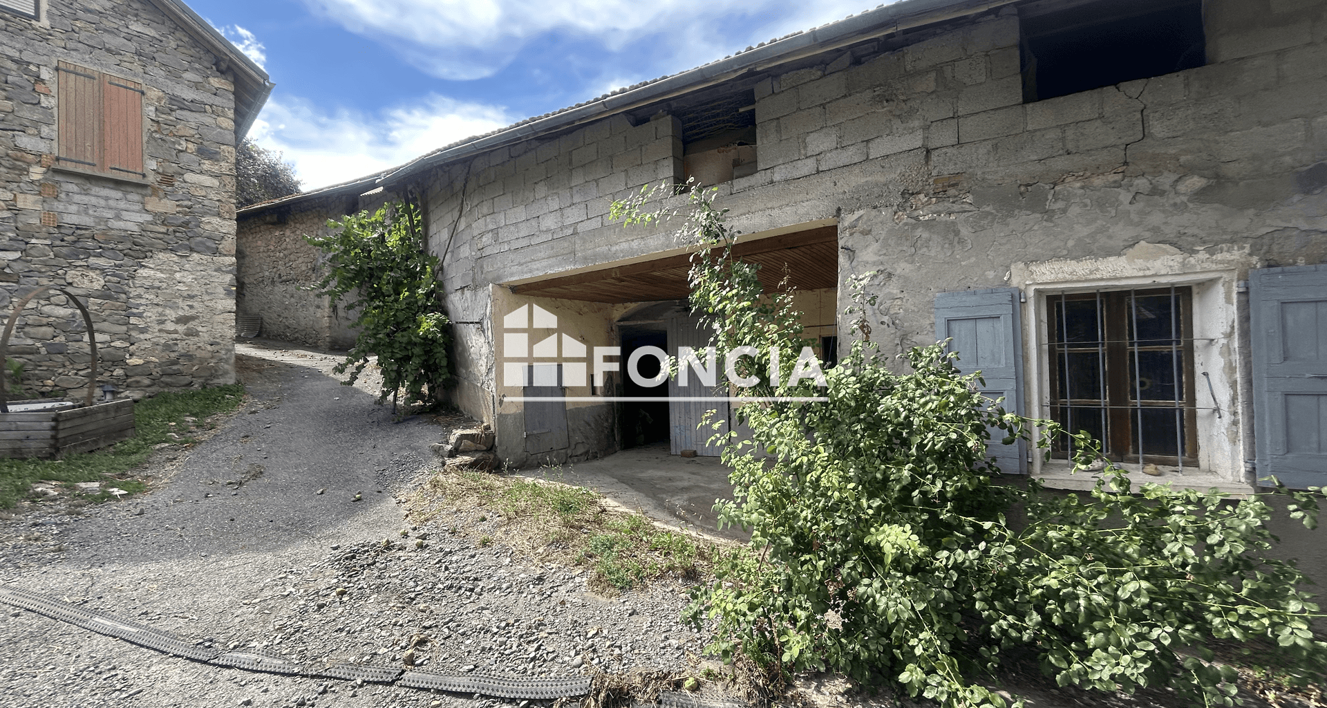 Maison 5 pièces (150 m²) à vendre - Bellaffaire (04250)