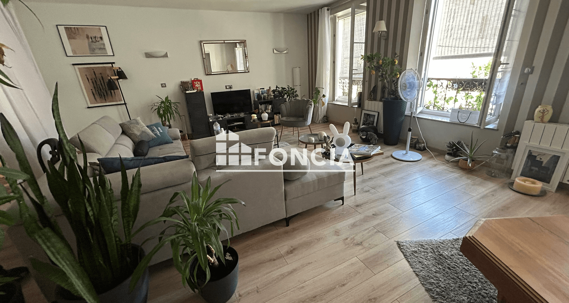 Appartement 4 pièces (181.79 m²) à louer - Niort (79000)