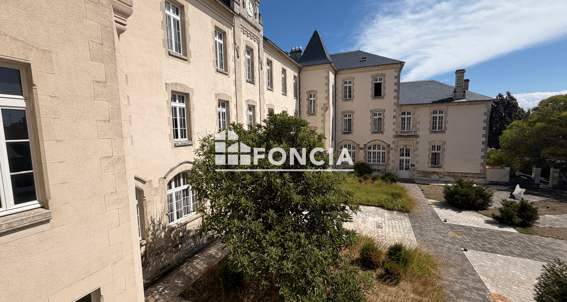 Appartement 2 pièces (57 m²) à louer - La Rochelle (17000)