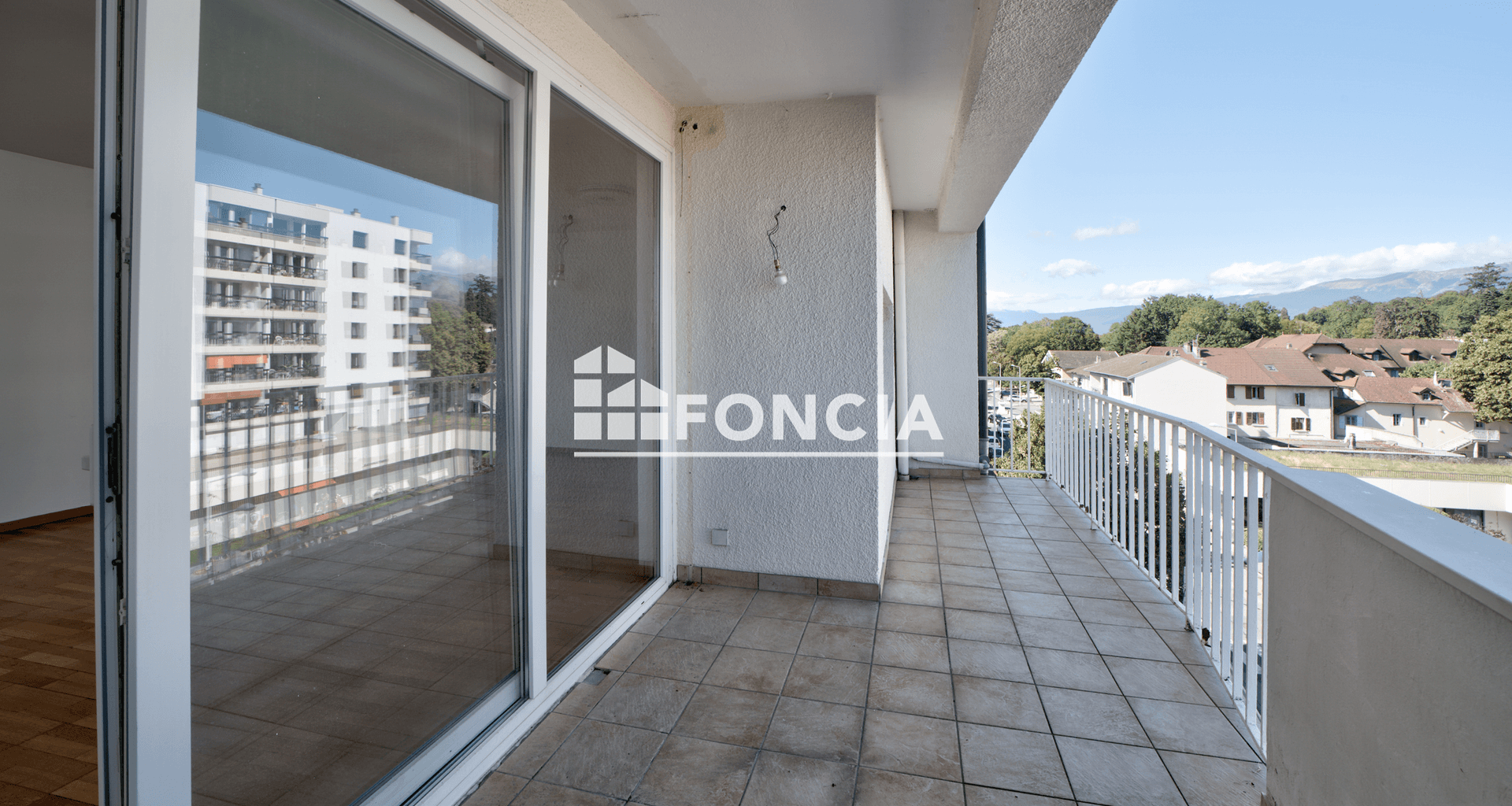 Appartement 3 pièces (101 m²) à vendre - Ferney-voltaire (01210)