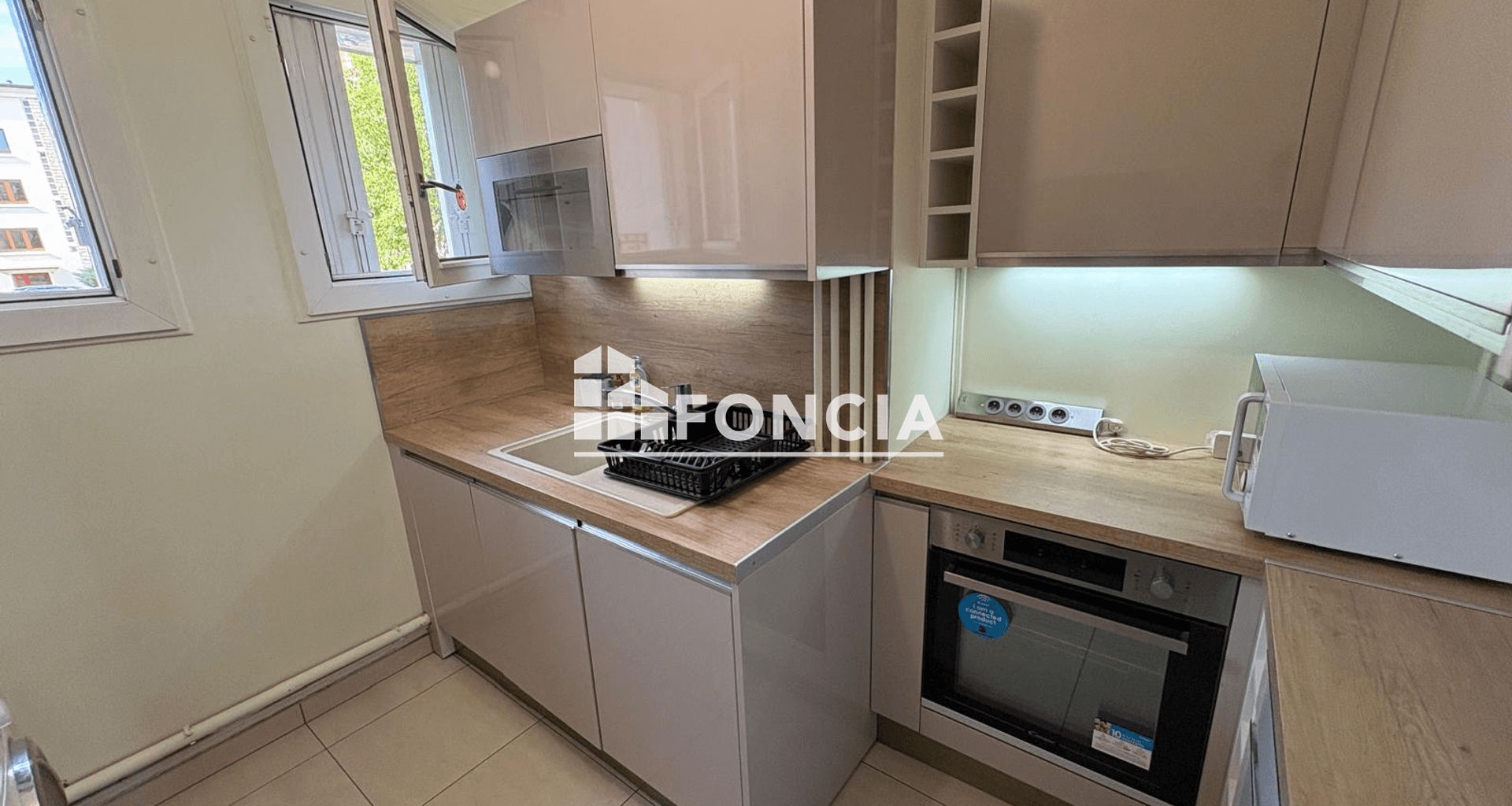Appartement meublé 2 pièces (47.15 m²) à louer - Viry-châtillon (91170)