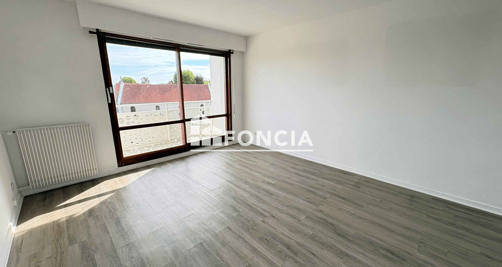 Studio (30 m²) à louer - Combs-la-ville (77380)