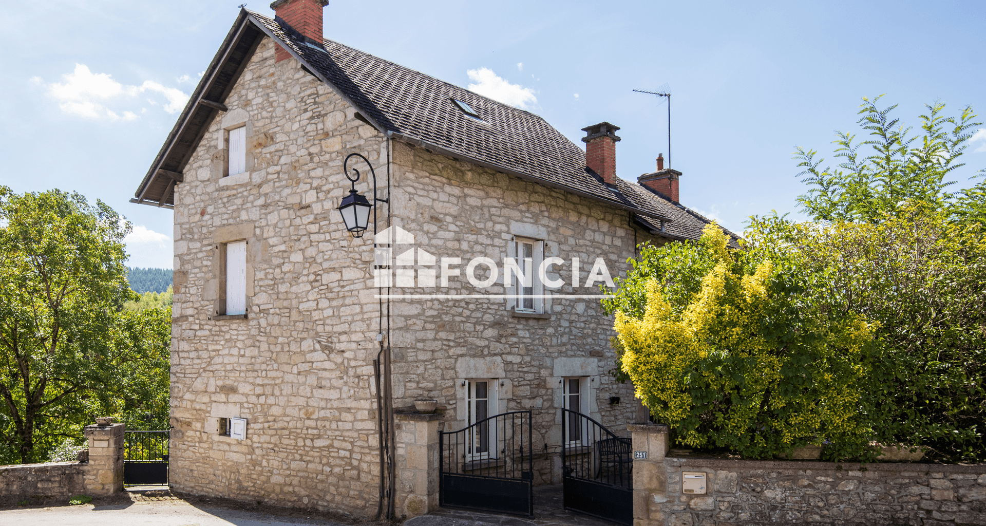 Maison 6 pièces (130.27 m²) à vendre - Bertholène (12310)