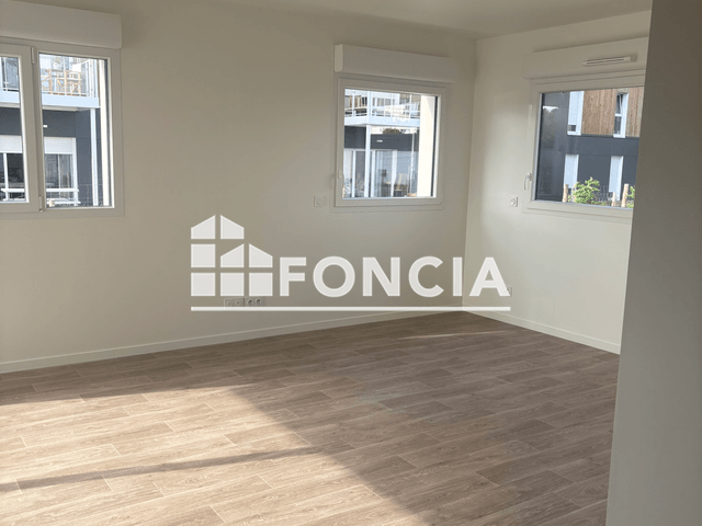 Appartement 3 pièces (69.69 m²) à louer - Laval (53000)