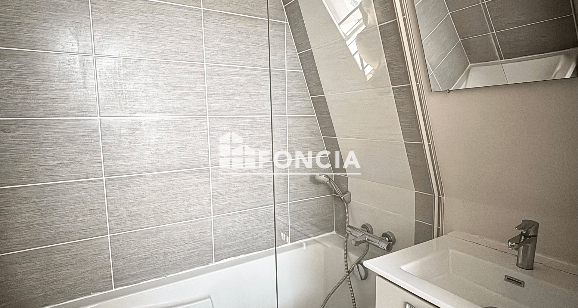Appartement 2 pièces (47.4 m²) à louer - Saint-étienne (42000)
