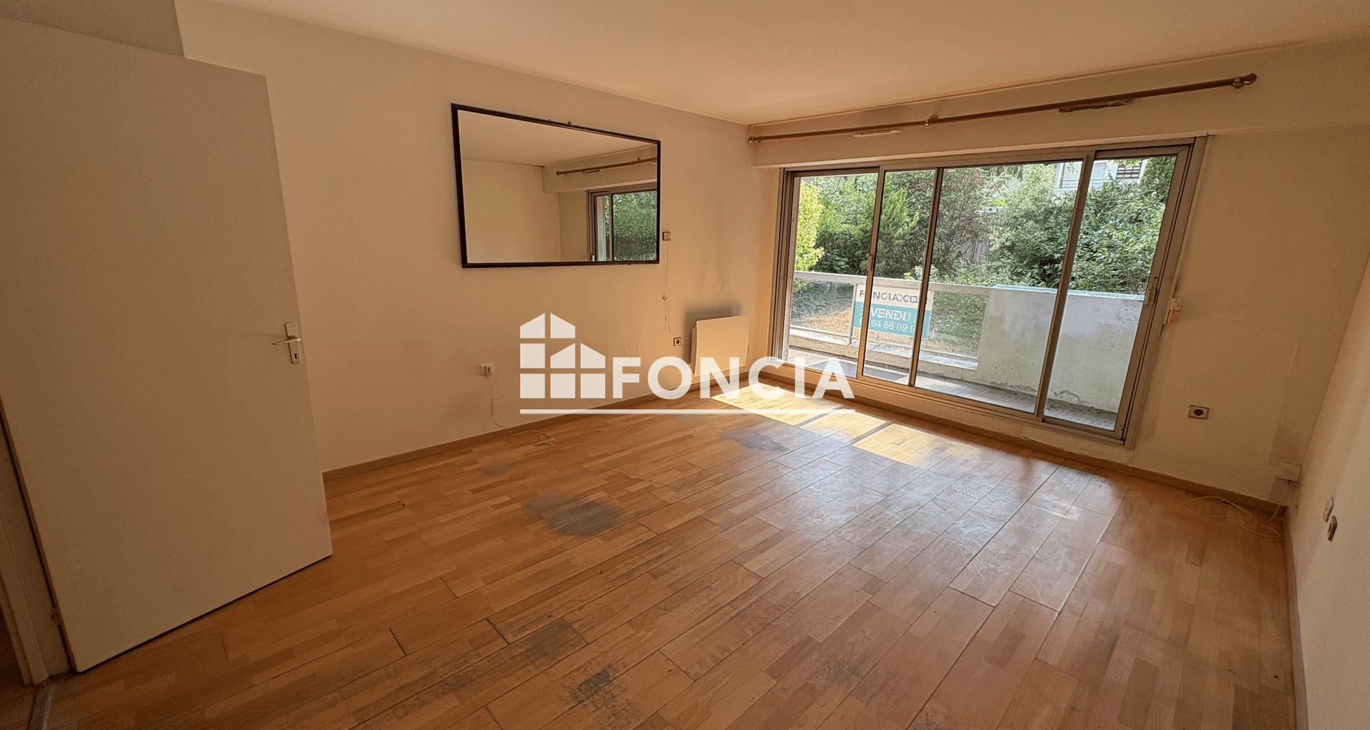 Appartement 2 pièces (50 m²) à vendre - Fontainebleau (77300)