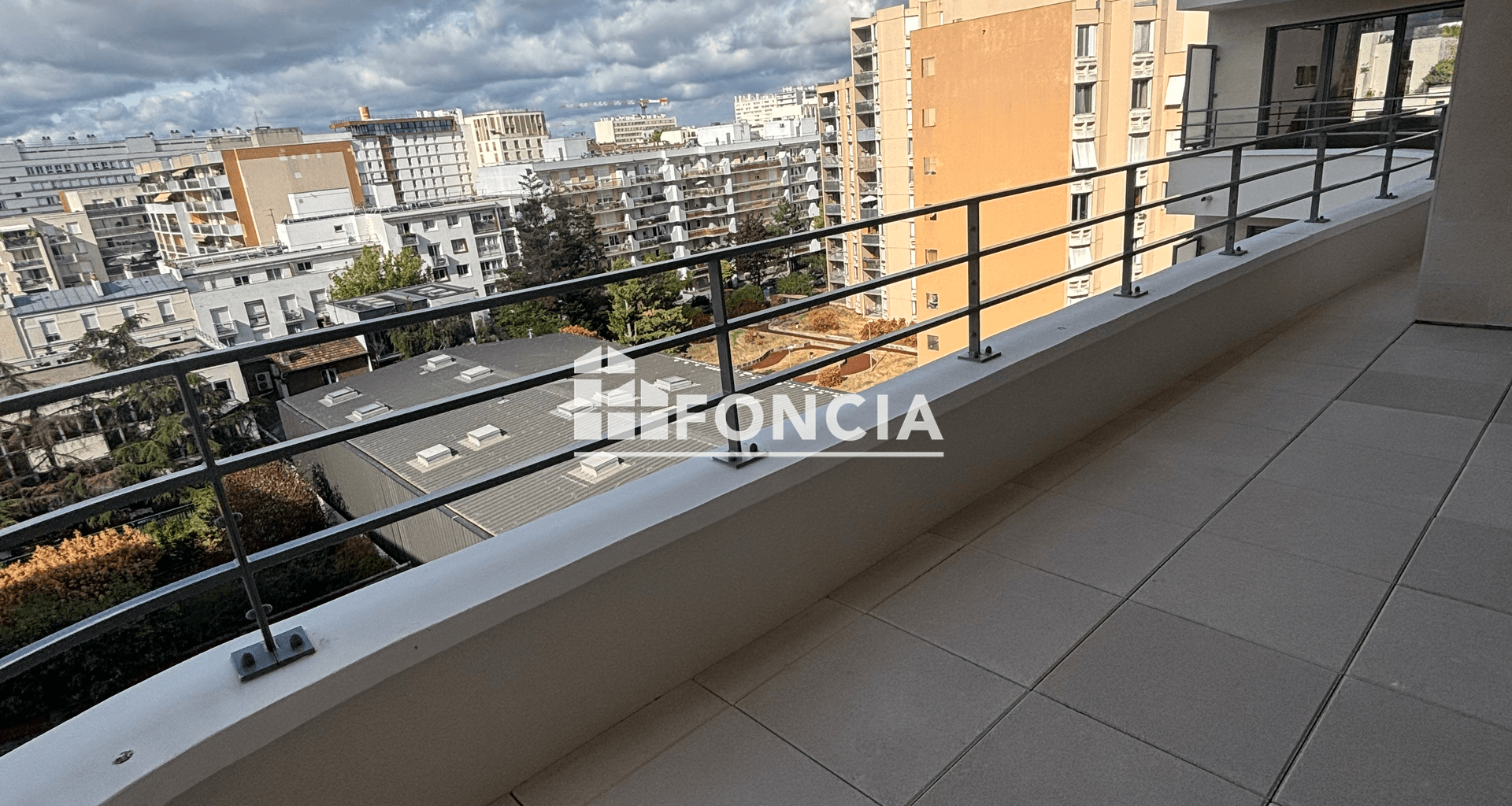 Appartement 4 pièces (89.5 m²) à louer - Clichy (92110)
