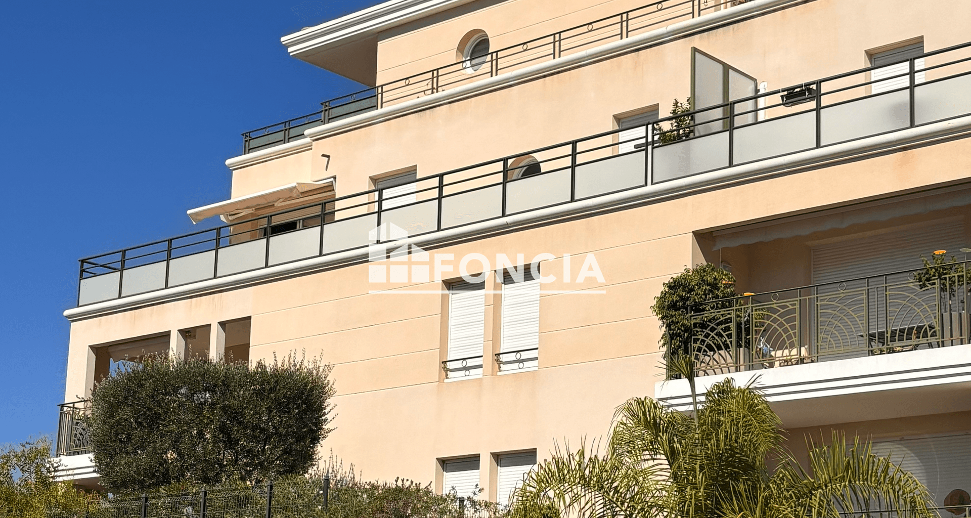 Studio (28 m²) à vendre - La Londe-les-maures (83250)