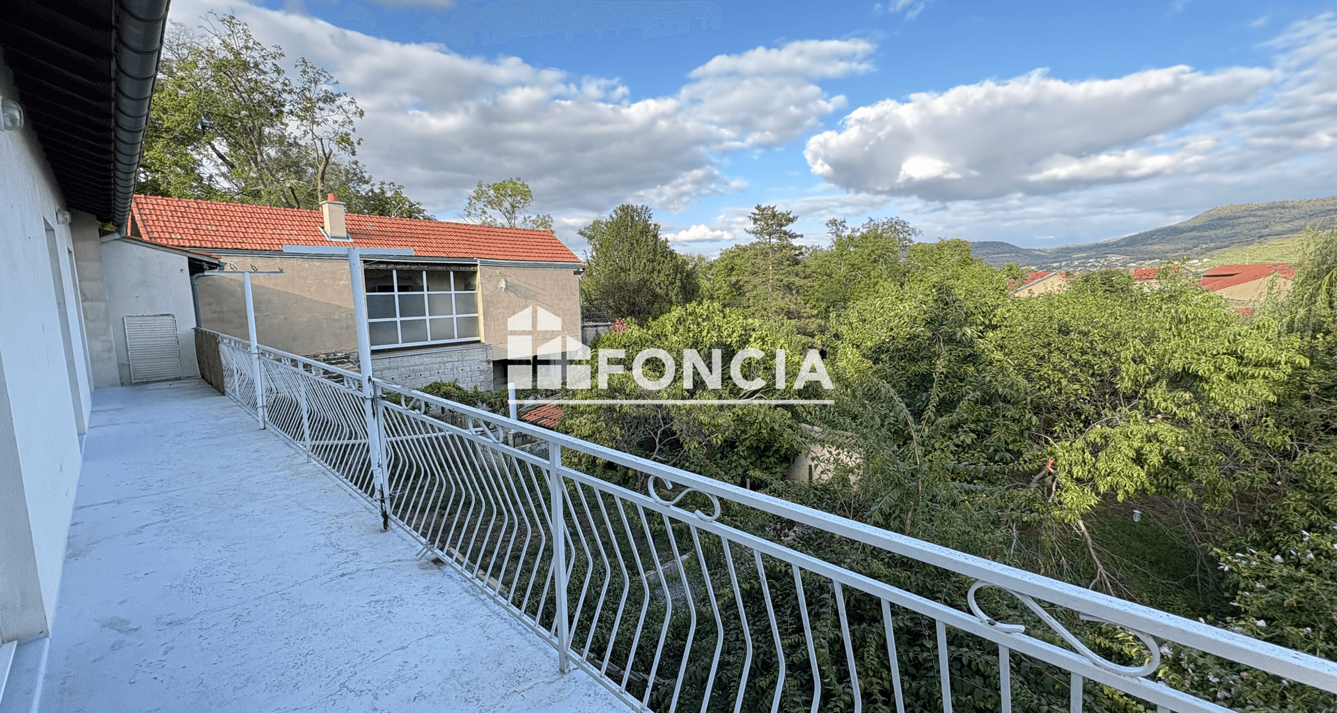 Appartement 5 pièces (125.63 m²) à louer - Les Martres-de-veyre (63730)