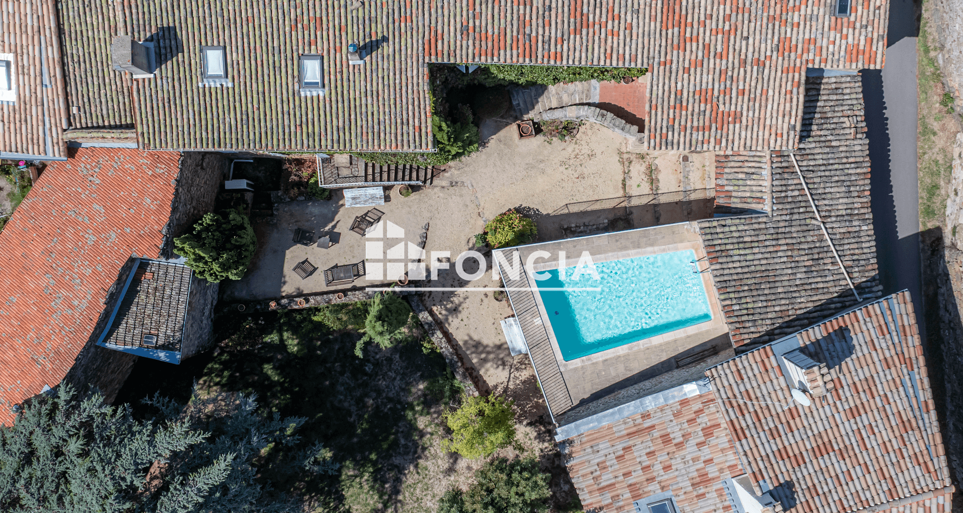 Maison 9 pièces (280 m²) à vendre - Peaugres (07340)