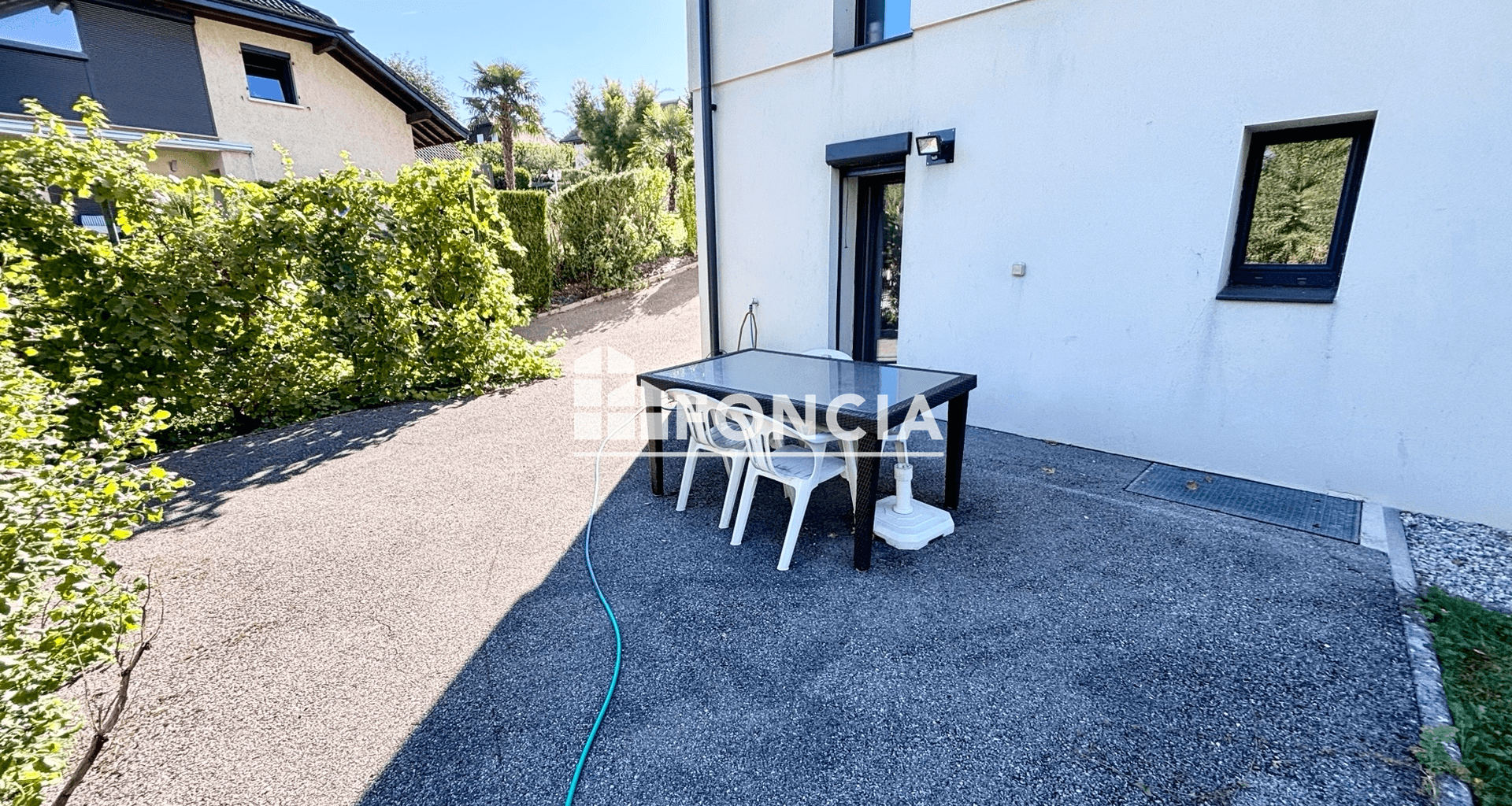 Appartement meublé 2 pièces (55.15 m²) à louer - Saint-julien-en-genevois (74160)