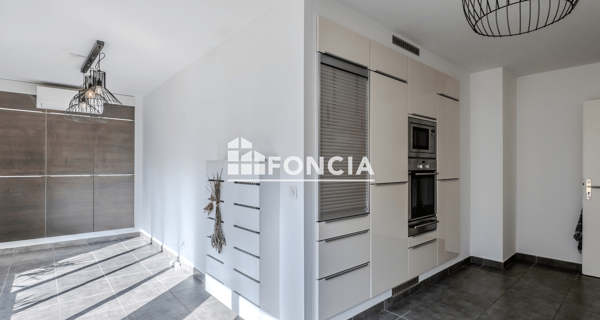 Appartement 5 pièces (153 m²) à vendre - Saint-julien-en-genevois (74160)