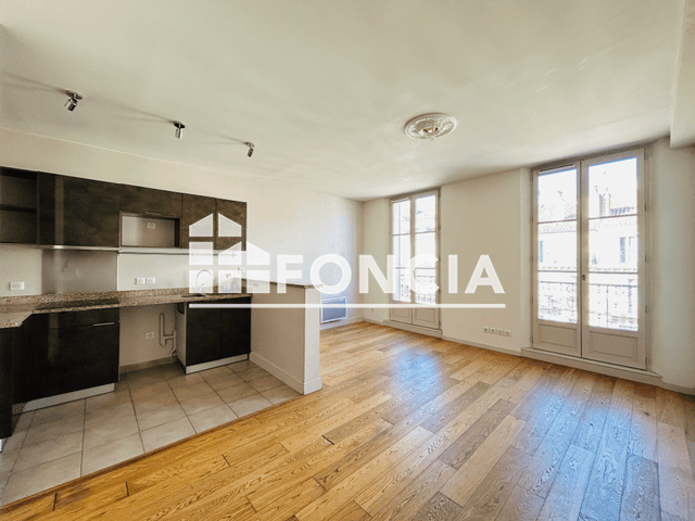 Appartement 3 pièces (73.6 m²) à louer - Toulon (83000)