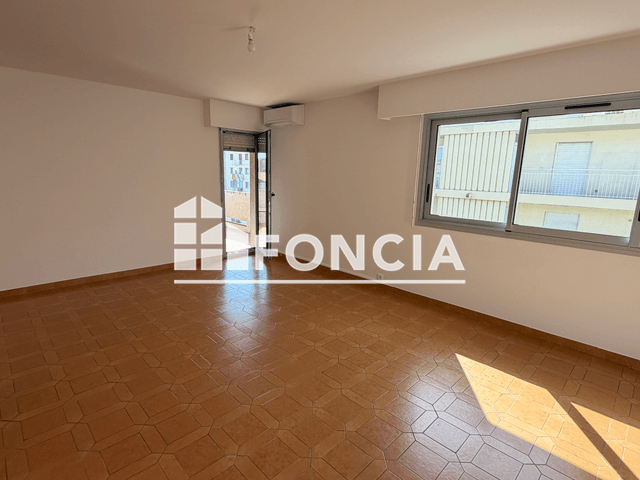 Appartement 3 pièces (75.39 m²) à louer - St Laurent Du Var (06700)
