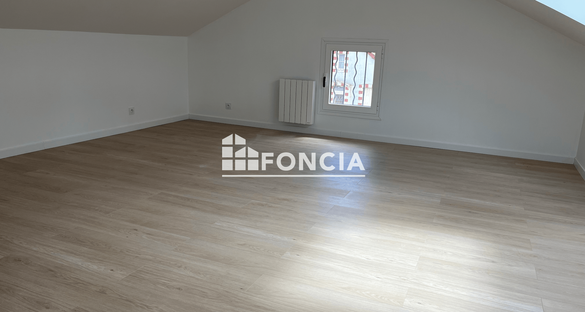 Appartement 4 pièces (76.21 m²) à louer - Vaujours (93410)