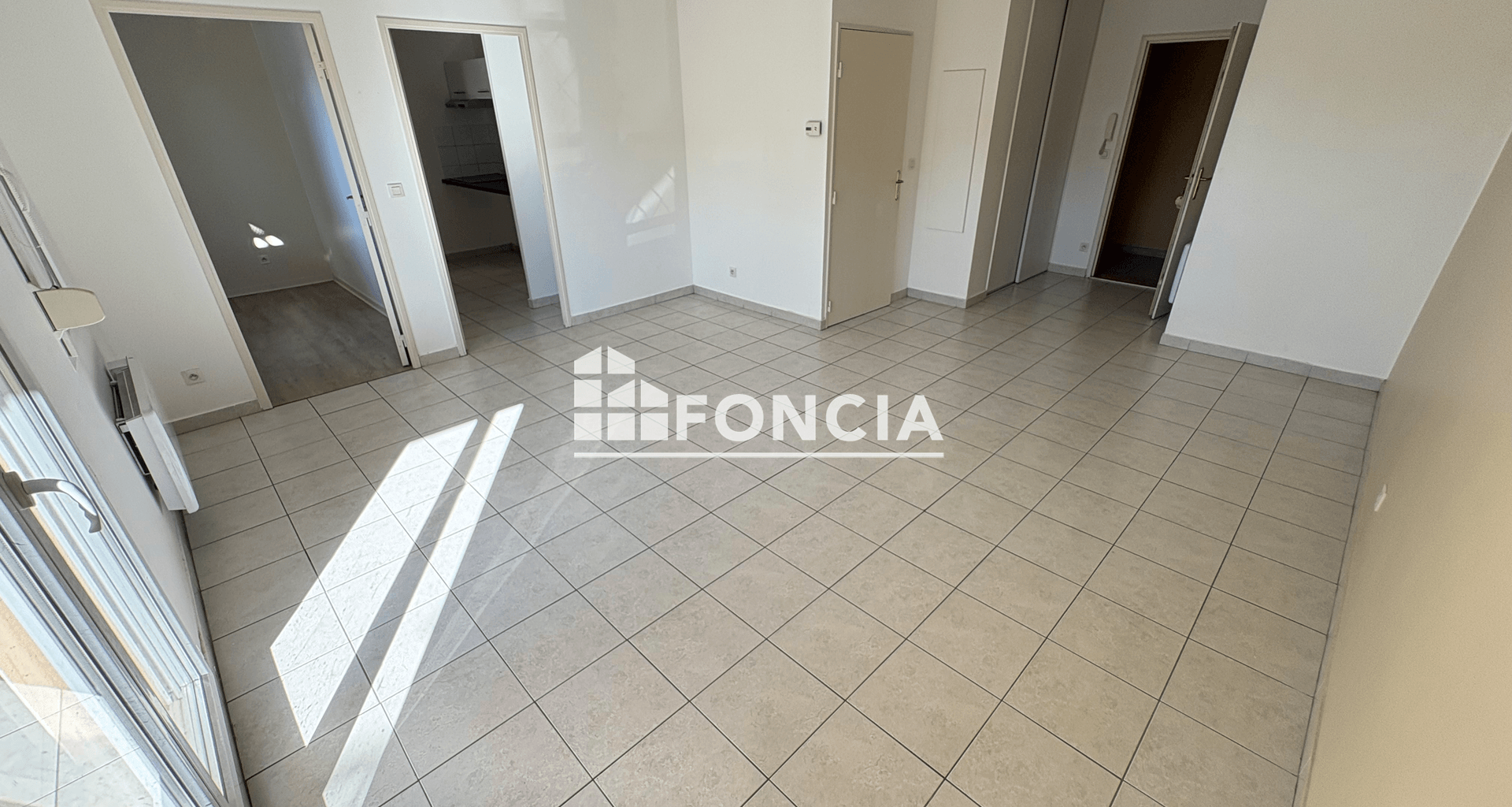 Appartement 2 pièces (45 m²) à louer - Guilherand-granges (07500)
