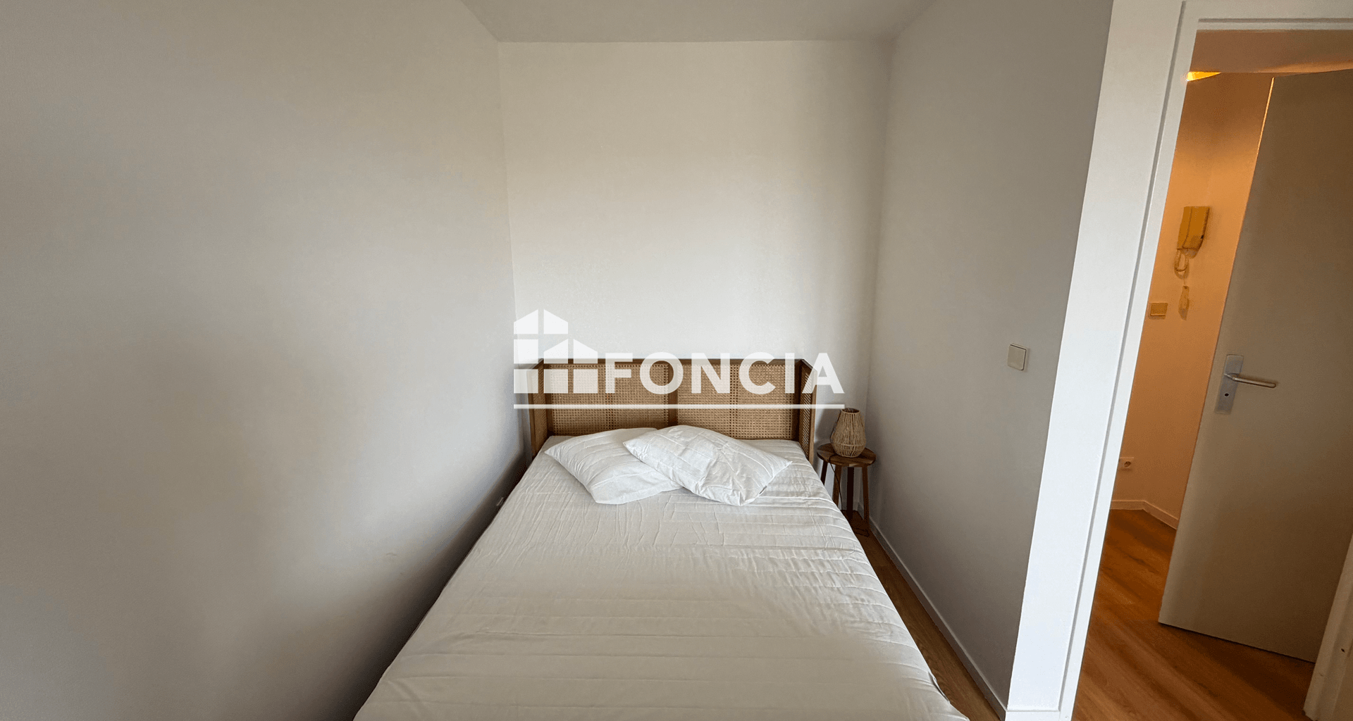 Studio meublé (28.15 m²) à louer - Montigny-le-bretonneux (78180)