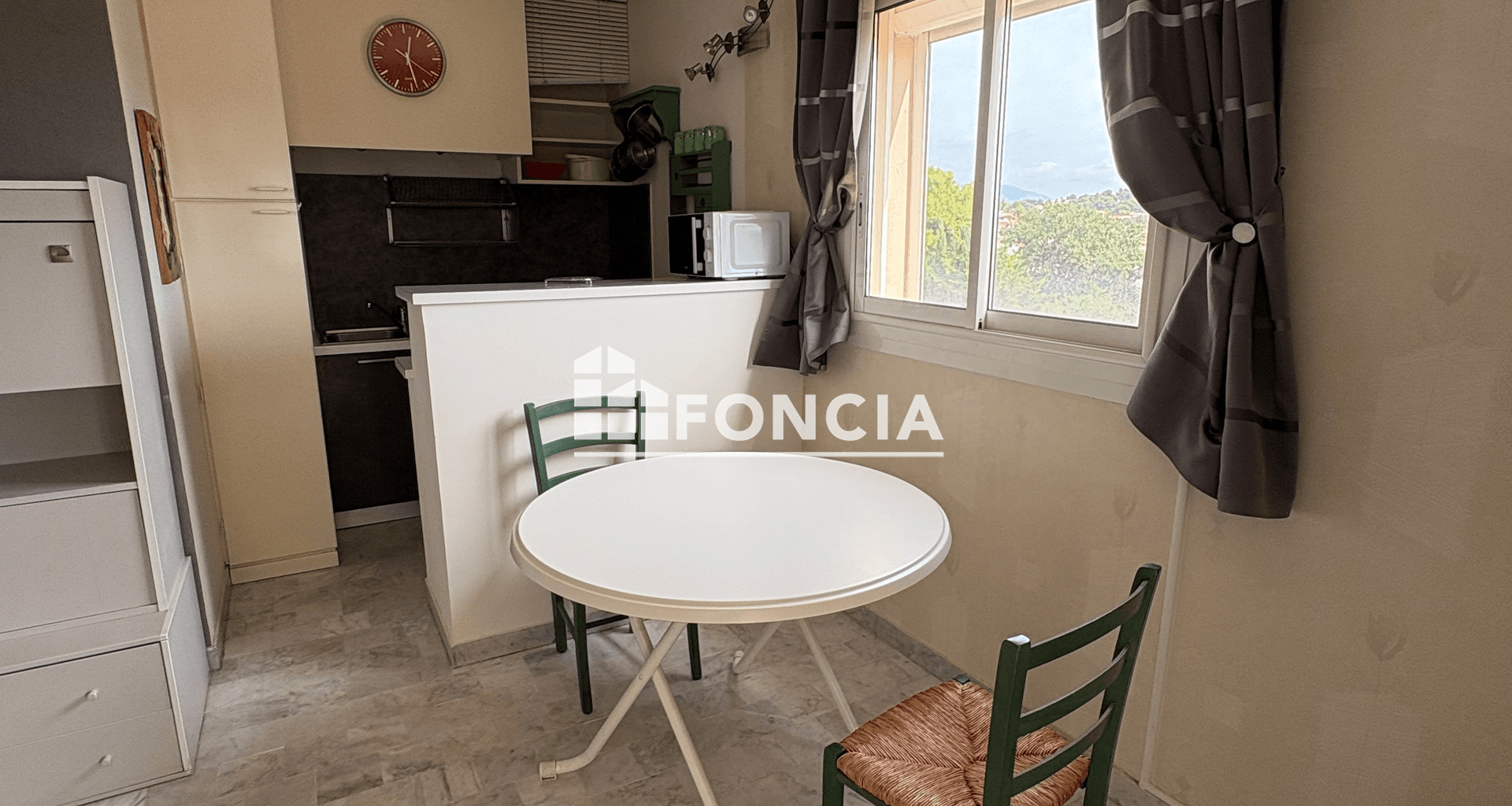 Studio (24.3 m²) à louer - Six-fours-les-plages (83140)