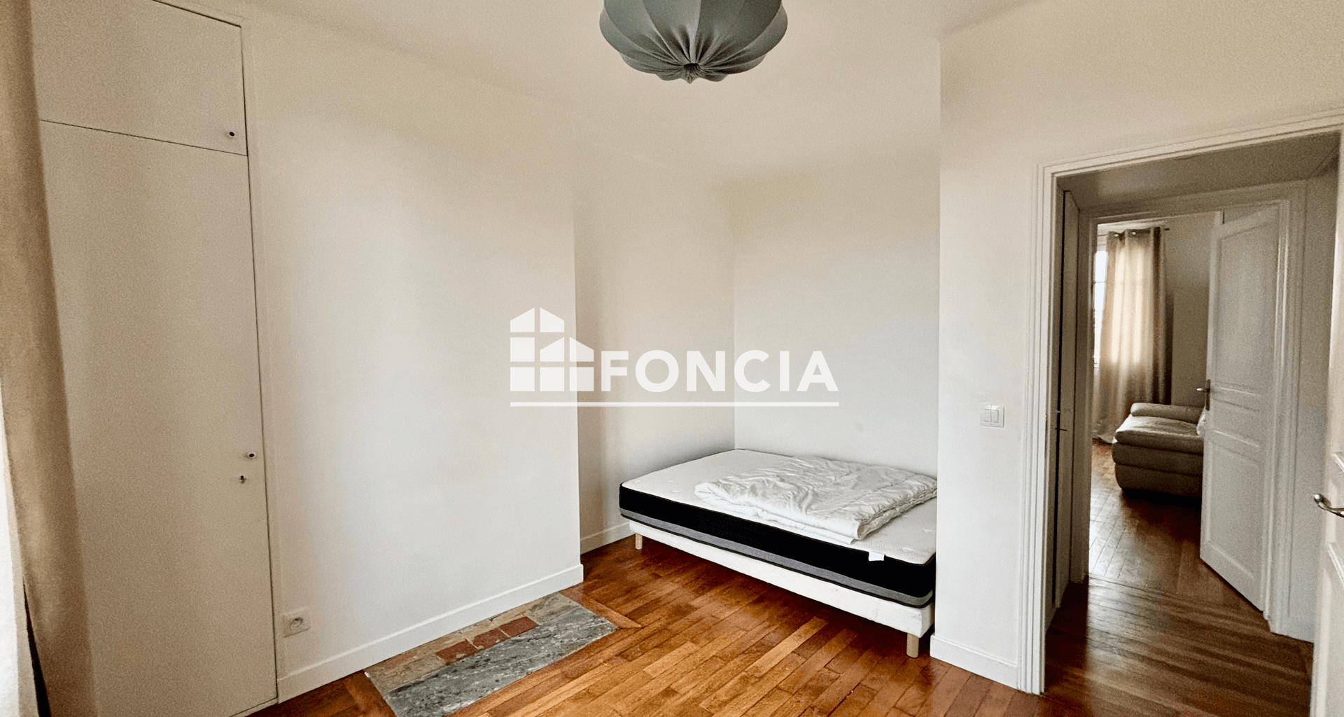 Appartement meublé 2 pièces (42.4 m²) à louer - Versailles (78000)