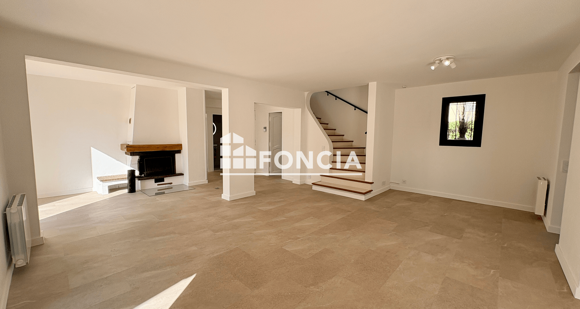 Maison 4 pièces (118.2 m²) à louer - Antibes (06600)