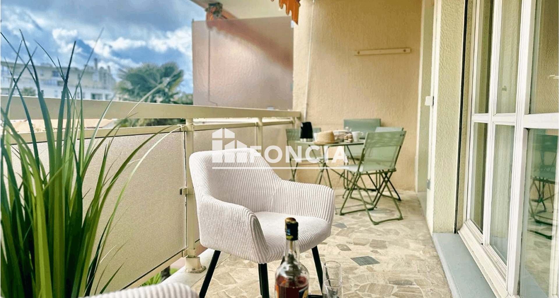 Appartement meublé 2 pièces (50.03 m²) à louer - Antibes (06160)