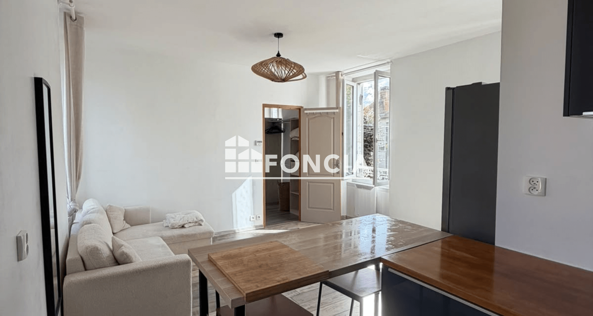 Appartement 2 pièces (37.68 m²) à louer - Corbeil-essonnes (91100)