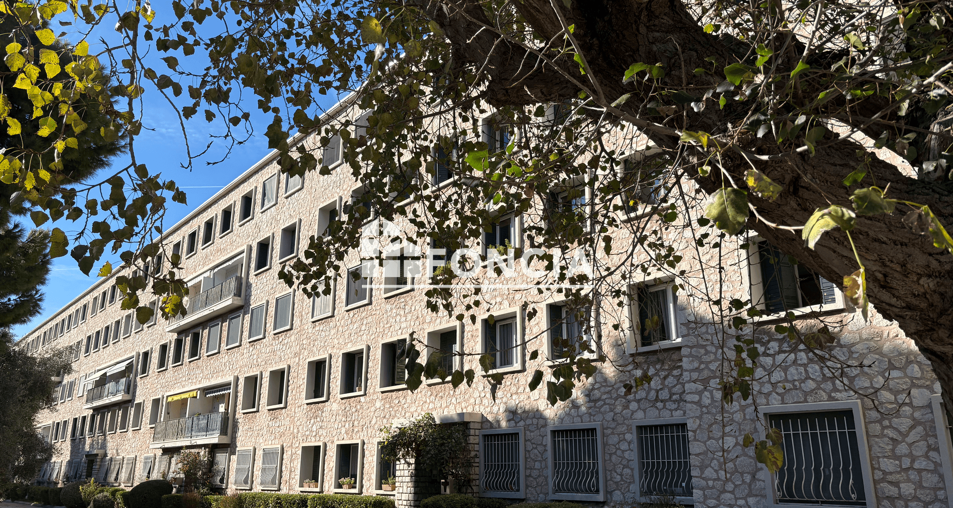 Appartement meublé 4 pièces (70.32 m²) à louer - Marseille 8ᵉ (13008)